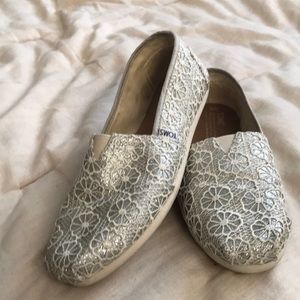 TOMS Classic Silver Crochet Glitter